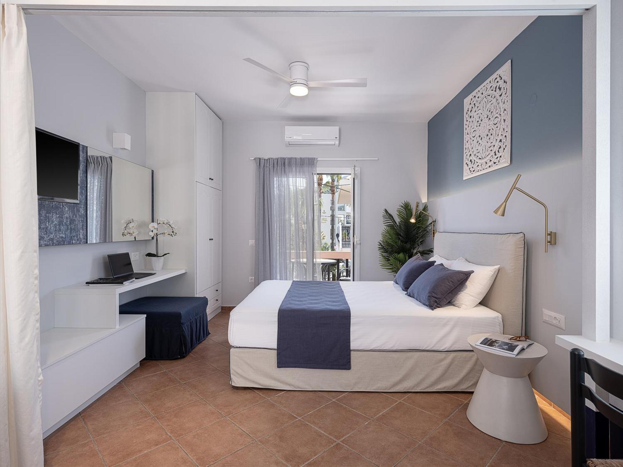 Elena Seafront Luxury Apartments Almirida エクステリア 写真