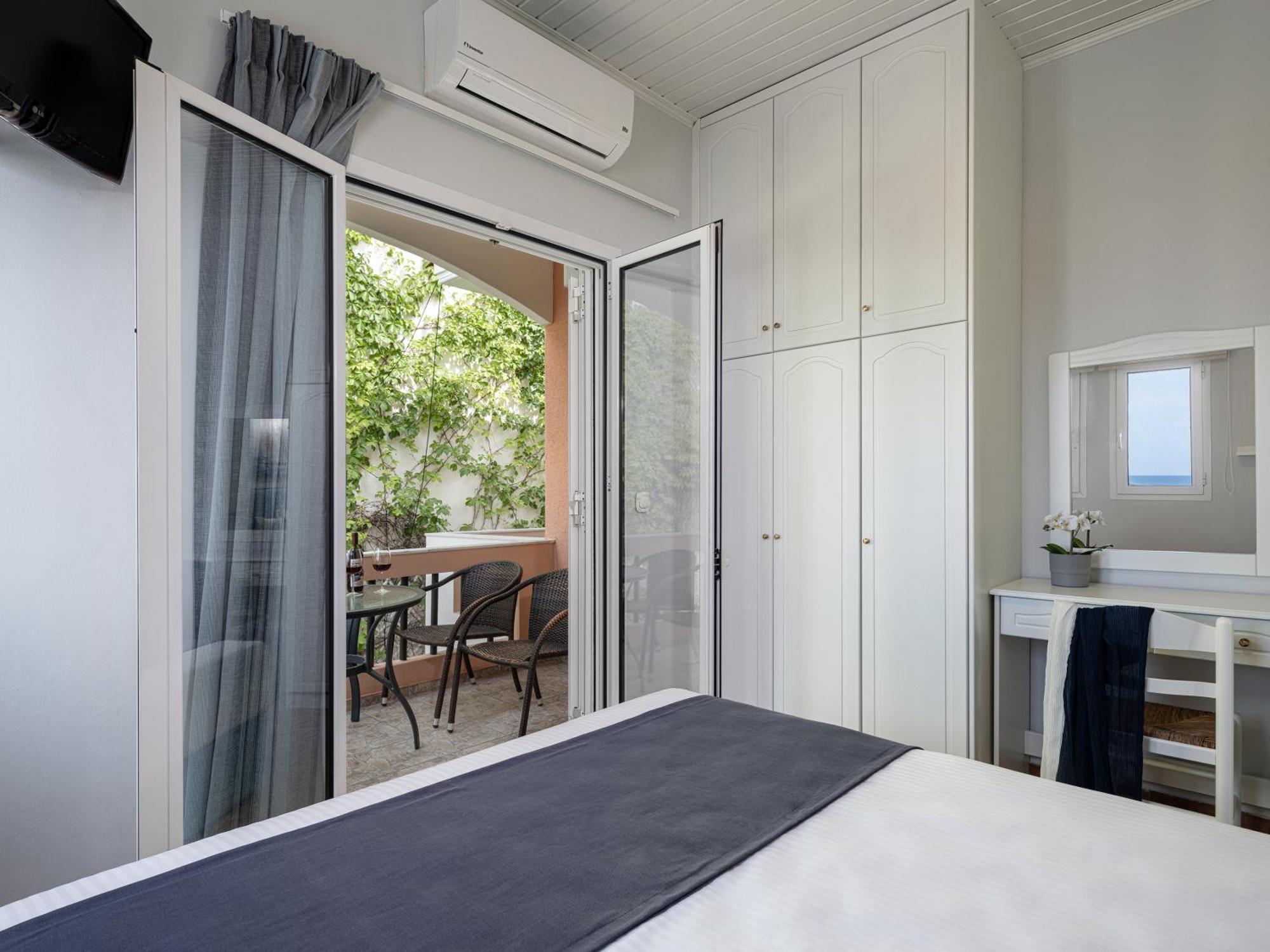 Elena Seafront Luxury Apartments Almirida エクステリア 写真