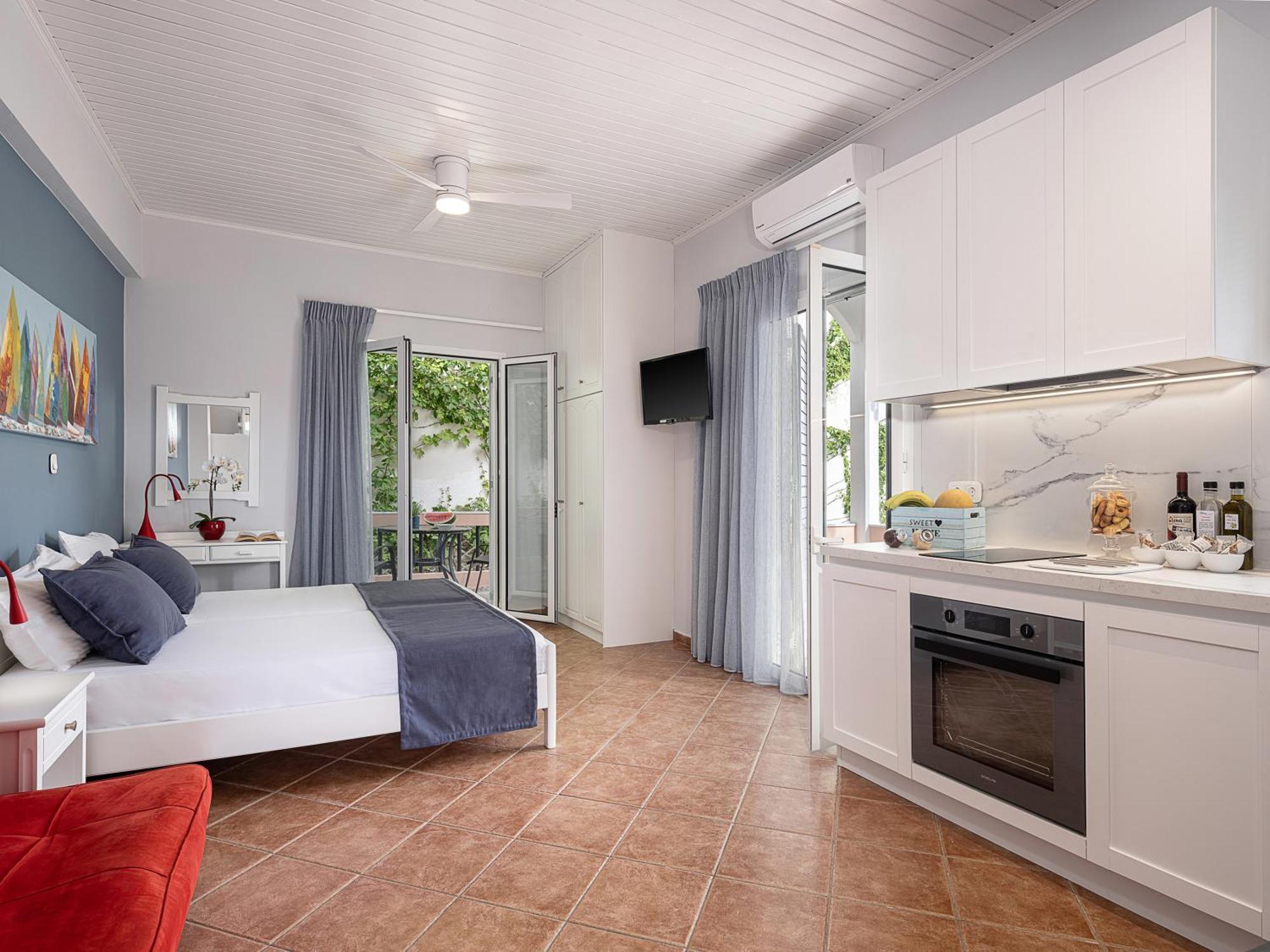Elena Seafront Luxury Apartments Almirida エクステリア 写真