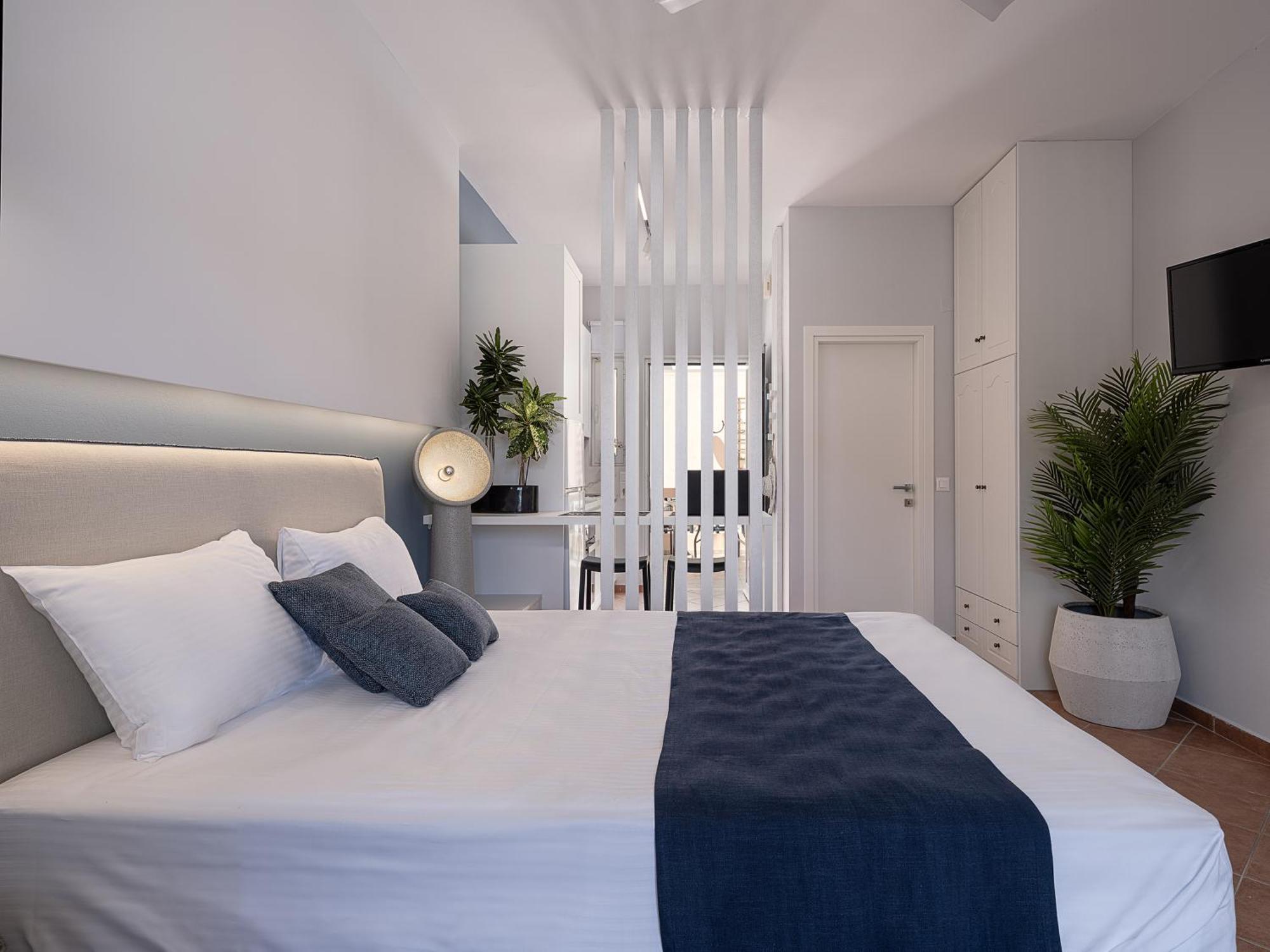 Elena Seafront Luxury Apartments Almirida エクステリア 写真