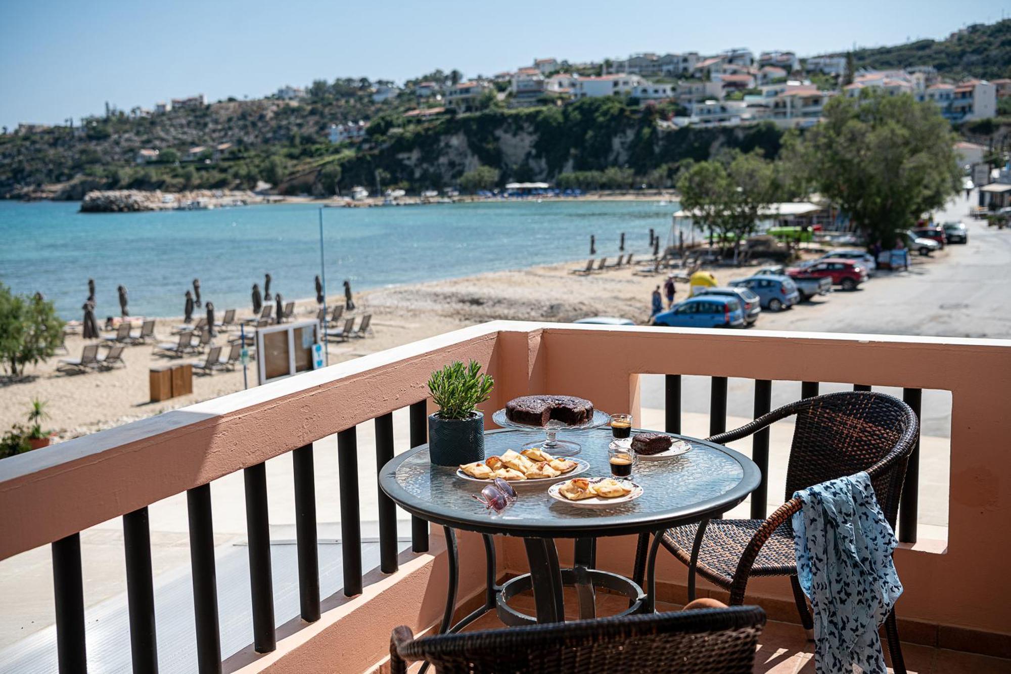 Elena Seafront Luxury Apartments Almirida エクステリア 写真